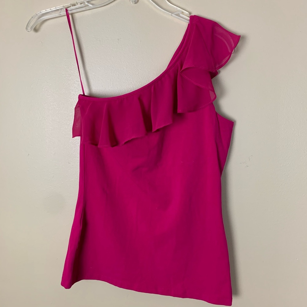 EXPRESS • One-Shoulder Top
